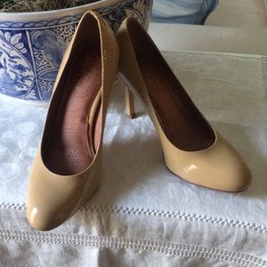 Corso Como nude patent leather pumps